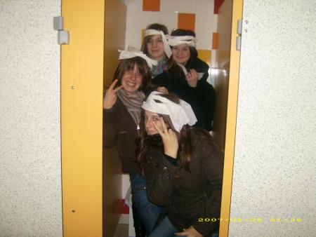 nou 4